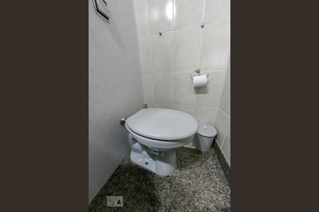 Apartamento à venda com 230m², 4 quartos e 3 vagasBanheiro de Serviço