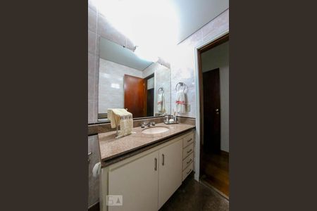 Apartamento à venda com 230m², 4 quartos e 3 vagasBanheiro Social