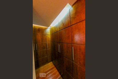 Apartamento à venda com 230m², 4 quartos e 3 vagasCloset da suíte