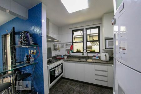 Apartamento à venda com 230m², 4 quartos e 3 vagasCozinha