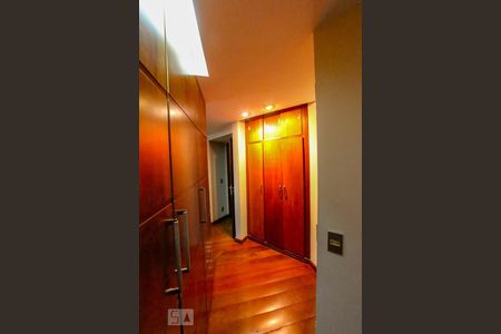 Apartamento à venda com 230m², 4 quartos e 3 vagasCloset da suíte