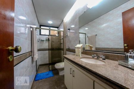 Apartamento à venda com 230m², 4 quartos e 3 vagasBanheiro Social