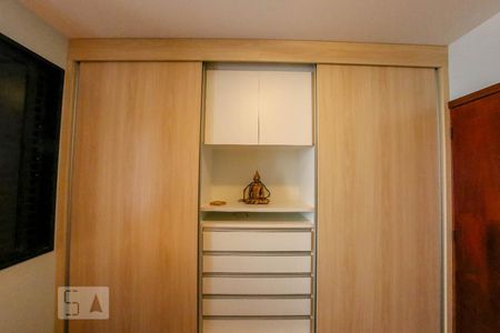 Apartamento à venda com 230m², 4 quartos e 3 vagasQuarto 2