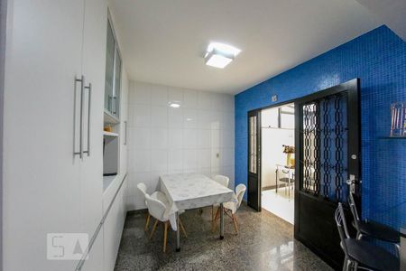 Apartamento à venda com 230m², 4 quartos e 3 vagasCozinha