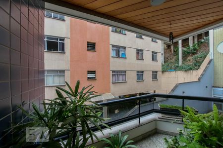 Apartamento à venda com 230m², 4 quartos e 3 vagasVaranda
