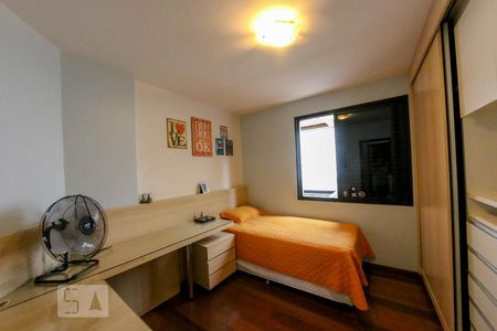Apartamento à venda com 230m², 4 quartos e 3 vagasQuarto 2