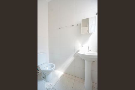 Banheiro de casa para alugar com 1 quarto, 40m² em Quarta Parada, São Paulo