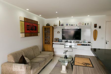 Sala de casa à venda com 2 quartos, 70m² em Vila Nivi, São Paulo