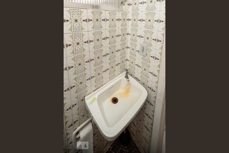Apartamento para alugar com 110m², 2 quartos e 1 vaga Apartamento para alugar com 110m², 2 quartos e 1 vagaBanheiro de Serviço