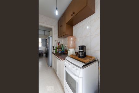 Cozinha de kitnet/studio para alugar com 1 quarto, 28m² em Gonzaga, Santos