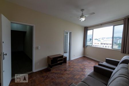 Sala de Apartamento com 2 quartos, 64m² Tijuca