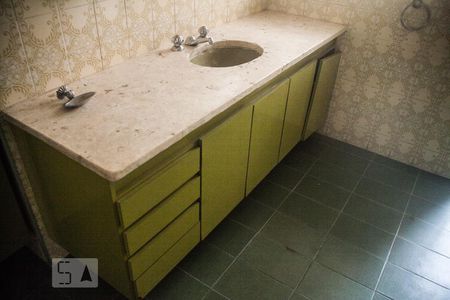 Apartamento à venda com 156m², 2 quartos e sem vagaDetalhe do banheiro