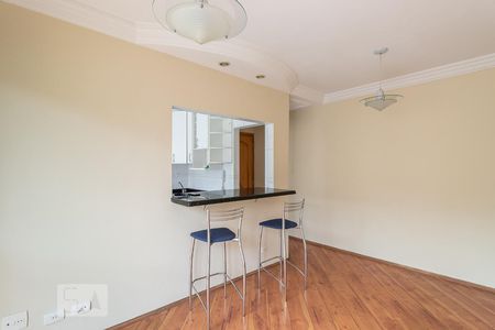 Sala de apartamento para alugar com 2 quartos, 55m² em Vila Marieta, São Paulo