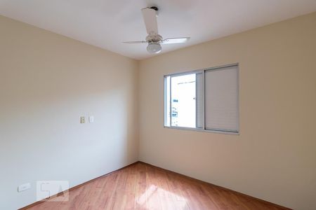 Quarto 1 de apartamento para alugar com 2 quartos, 55m² em Vila Marieta, São Paulo