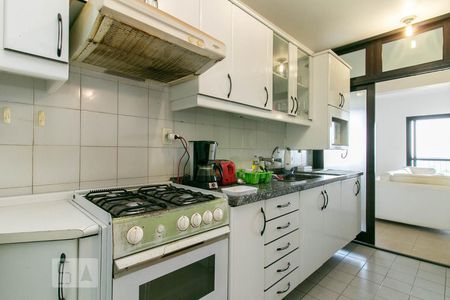 Apartamento à venda com 120m², 4 quartos e 3 vagas Apartamento à venda com 120m², 4 quartos e 3 vagasCozinha