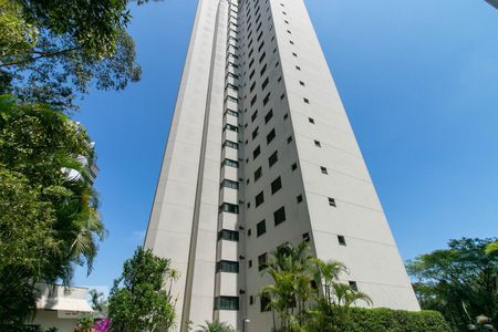 Apartamento à venda com 120m², 4 quartos e 3 vagas Apartamento à venda com 120m², 4 quartos e 3 vagasFachada