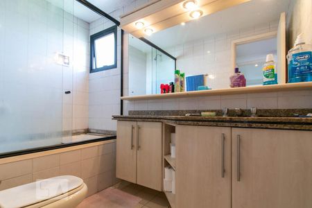 Apartamento à venda com 120m², 4 quartos e 3 vagas Apartamento à venda com 120m², 4 quartos e 3 vagasBanheiro da Suíte 1