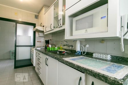 Apartamento à venda com 120m², 4 quartos e 3 vagas Apartamento à venda com 120m², 4 quartos e 3 vagasCozinha