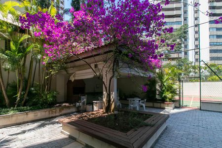 Apartamento à venda com 120m², 4 quartos e 3 vagas Apartamento à venda com 120m², 4 quartos e 3 vagasÁrea comum - Churrasqueira