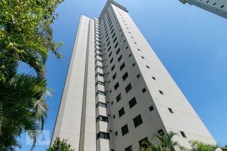 Apartamento à venda com 120m², 4 quartos e 3 vagas Apartamento à venda com 120m², 4 quartos e 3 vagasFachada