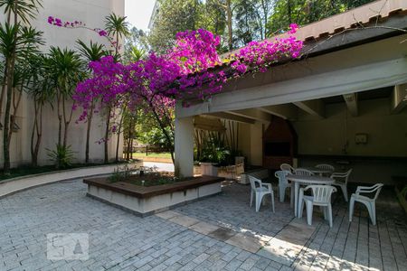 Apartamento à venda com 120m², 4 quartos e 3 vagas Apartamento à venda com 120m², 4 quartos e 3 vagasÁrea comum - Churrasqueira