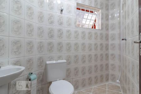 Casa à venda com 100m², 3 quartos e 4 vagasBanheiro 2