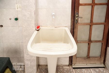 Casa para alugar com 70m², 2 quartos e 1 vaga Casa para alugar com 70m², 2 quartos e 1 vagaÁrea de Serviço