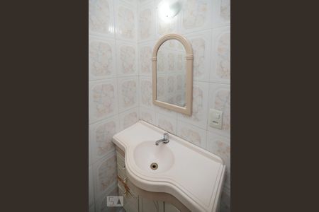 Casa para alugar com 70m², 2 quartos e 1 vaga Casa para alugar com 70m², 2 quartos e 1 vagaBanheiro