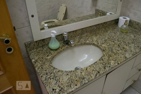 Casa à venda com 300m², 8 quartos e 6 vagasBANHEIRO 2