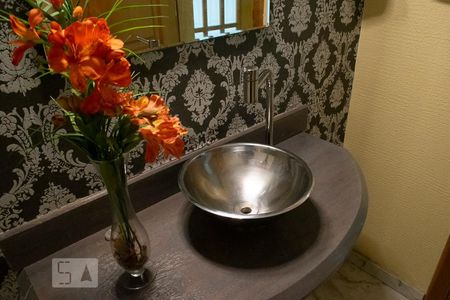 LAVABO de casa à venda com 8 quartos, 300m² em Jardim São Paulo(zona Norte), São Paulo