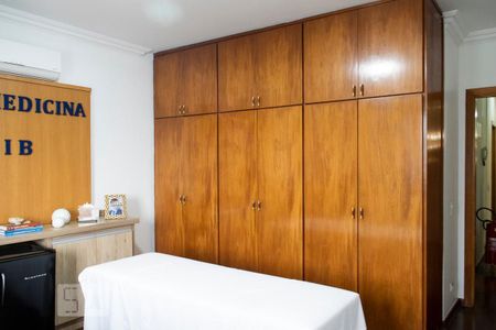 Casa à venda com 300m², 8 quartos e 6 vagasQUARTO 5