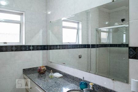 Casa à venda com 300m², 8 quartos e 6 vagasBANHEIRO 1