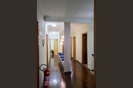 Casa à venda com 300m², 8 quartos e 6 vagasHALL QUARTOS