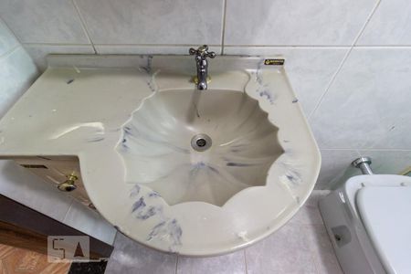 Casa à venda com 344m², 4 quartos e 2 vagas Casa à venda com 344m², 4 quartos e 2 vagasBanheiro suíte 2