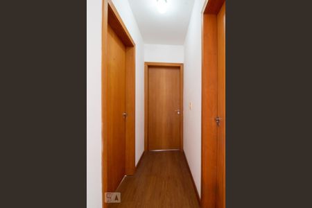 Corredor de apartamento à venda com 2 quartos, 103m² em Jardim Itu, Porto Alegre