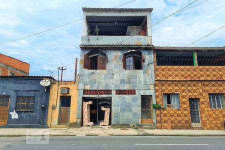 Casa à venda com 190m², 2 quartos e 3 vagasFachada