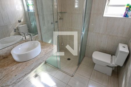 Casa à venda com 150m², 3 quartos e 2 vagasBanheiro