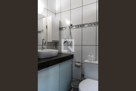 Casa à venda com 227m², 3 quartos e 10 vagasBanheiro da Suíte 2