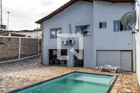 Casa à venda com 227m², 3 quartos e 10 vagasPiscina