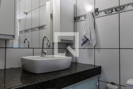 Casa à venda com 227m², 3 quartos e 10 vagasBanheiro da Suíte 2