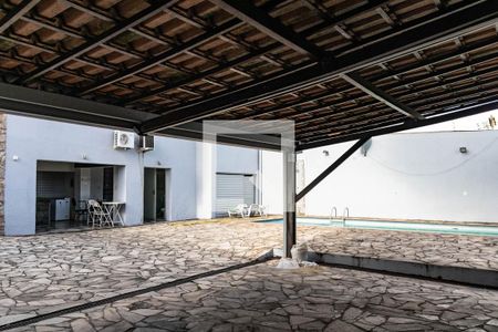 Casa à venda com 227m², 3 quartos e 10 vagasPiscina