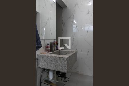 Casa à venda com 227m², 3 quartos e 10 vagasBanheiro da Suíte 1