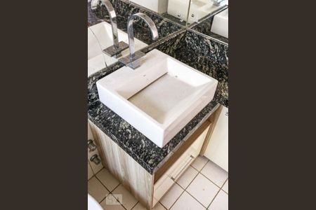 Apartamento à venda com 86m², 2 quartos e 1 vaga Apartamento à venda com 86m², 2 quartos e 1 vagaBanheiro da Suíte