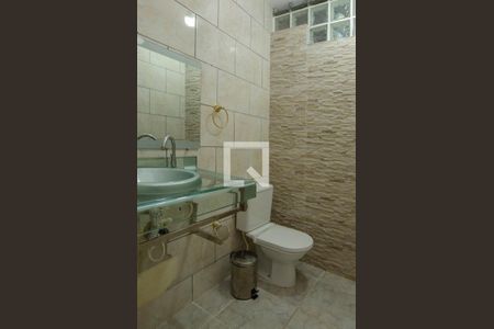 Banheiro de casa de condomínio à venda com 4 quartos, 400m² em Vargem Pequena, Rio de Janeiro
