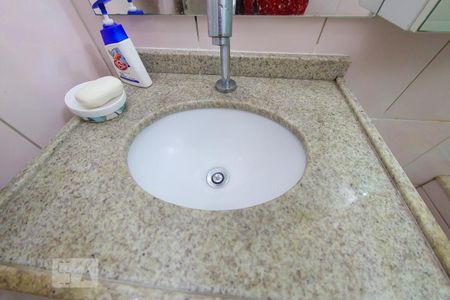 Casa à venda com 180m², 2 quartos e 4 vagasBanheiro da Suite 2