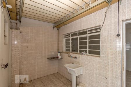 Casa à venda com 120m², 5 quartos e 1 vaga Casa à venda com 120m², 5 quartos e 1 vagaLavanderia