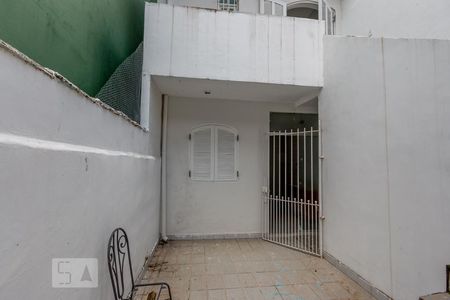 Casa à venda com 120m², 5 quartos e 1 vaga Casa à venda com 120m², 5 quartos e 1 vagaQuintal