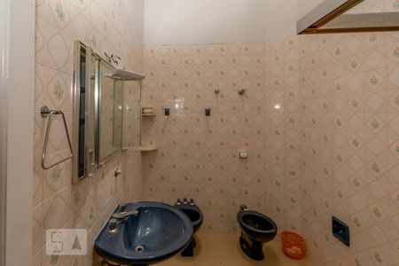 Casa à venda com 120m², 5 quartos e 1 vaga Casa à venda com 120m², 5 quartos e 1 vagaBanheiro