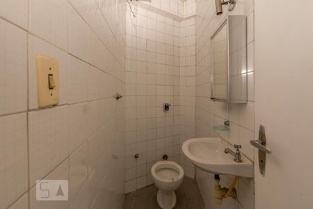 Casa à venda com 120m², 5 quartos e 1 vaga Casa à venda com 120m², 5 quartos e 1 vagaEdícula 1 - Banheiro