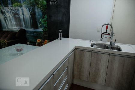 Cozinha de apartamento para alugar com 3 quartos, 76m² em Vila Paulo Silas, São Paulo